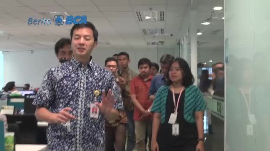 Rayakan hari jadi BCA ke-59, Direksi BCA berselfie bersama wartawan